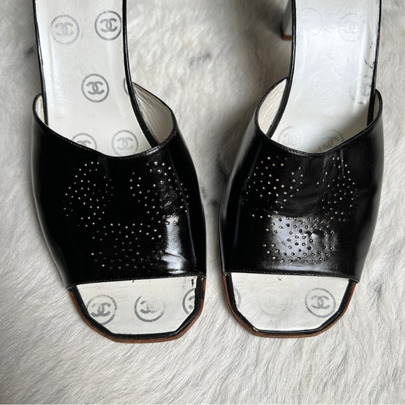 Chanel Mules Heels 39 / 6 CC Logo Monogram Black White Open Toe Sandals Vintage - Picture 5 of 11